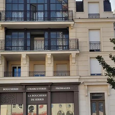 A 5-minute Break From Disney, Direct Access To Paris *